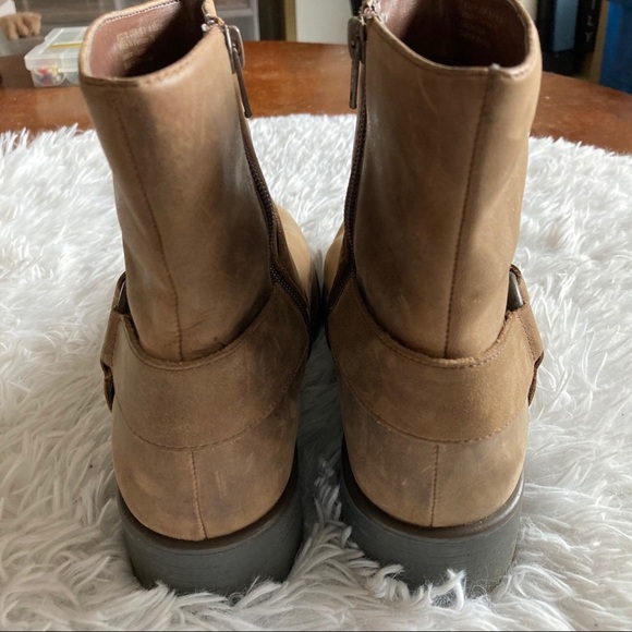 Clarks Boot Suede Boot - Picture 4 of 7